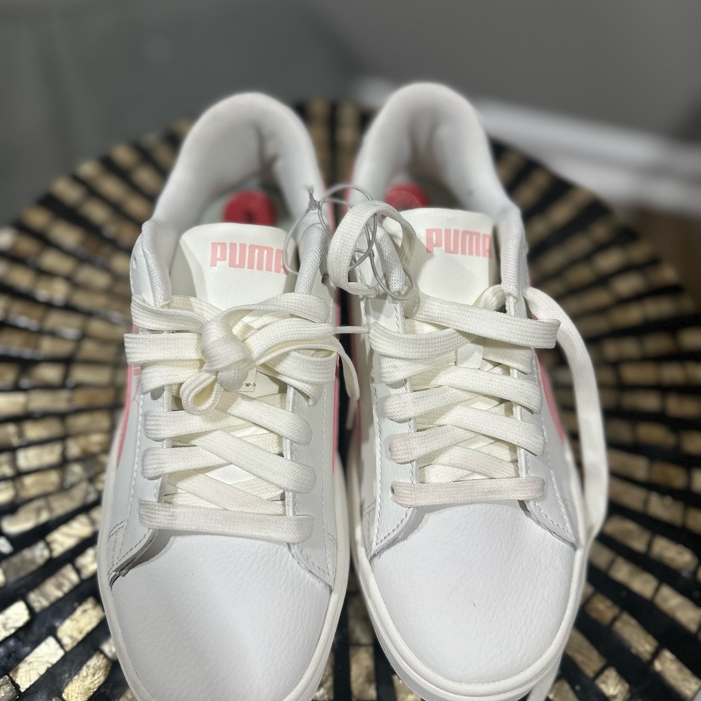Puma - Picture 2 of 4